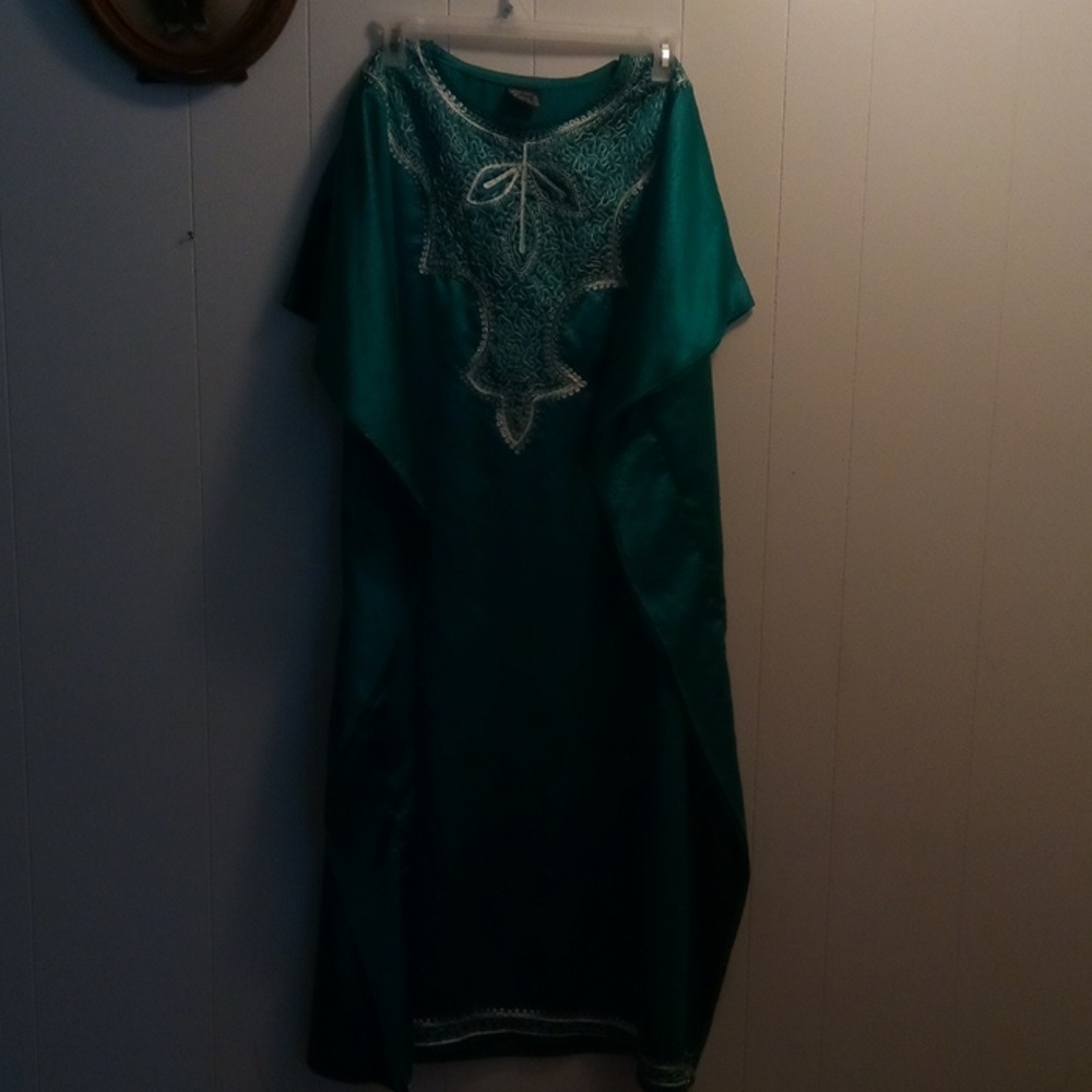 African scene dress